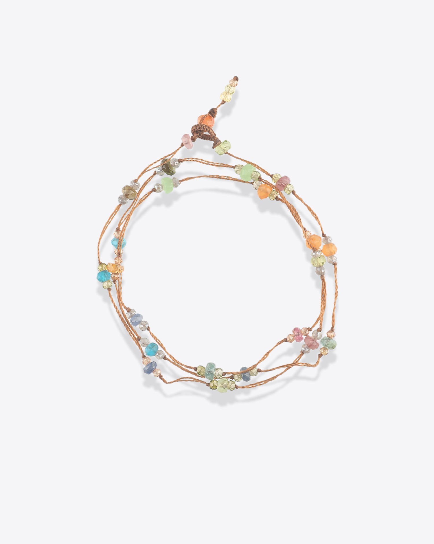 Bracelet multi-tours avec perles sur cordon Sharing. 