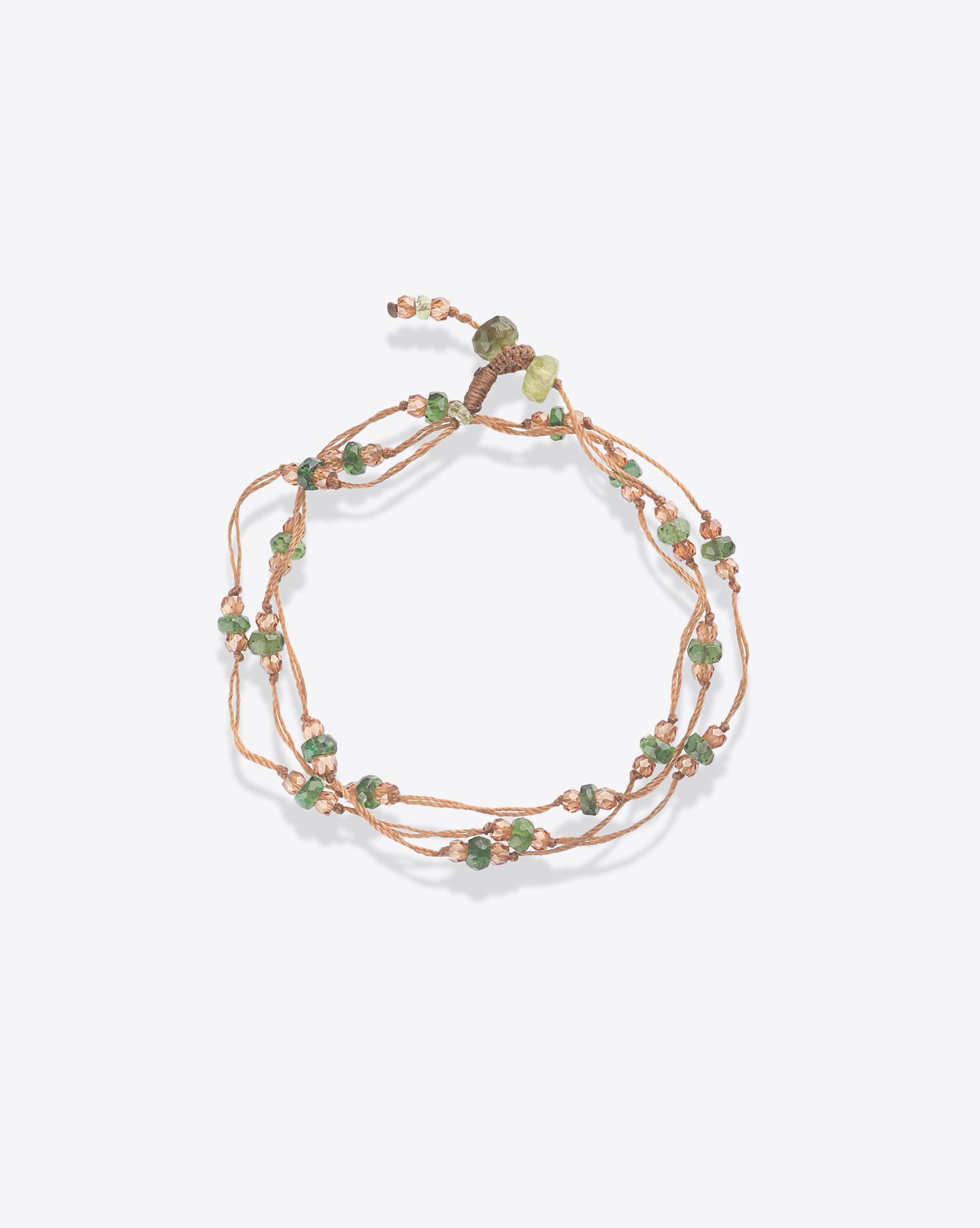 Bracelet multi-tours avec perles sur un cordon Sharing. 