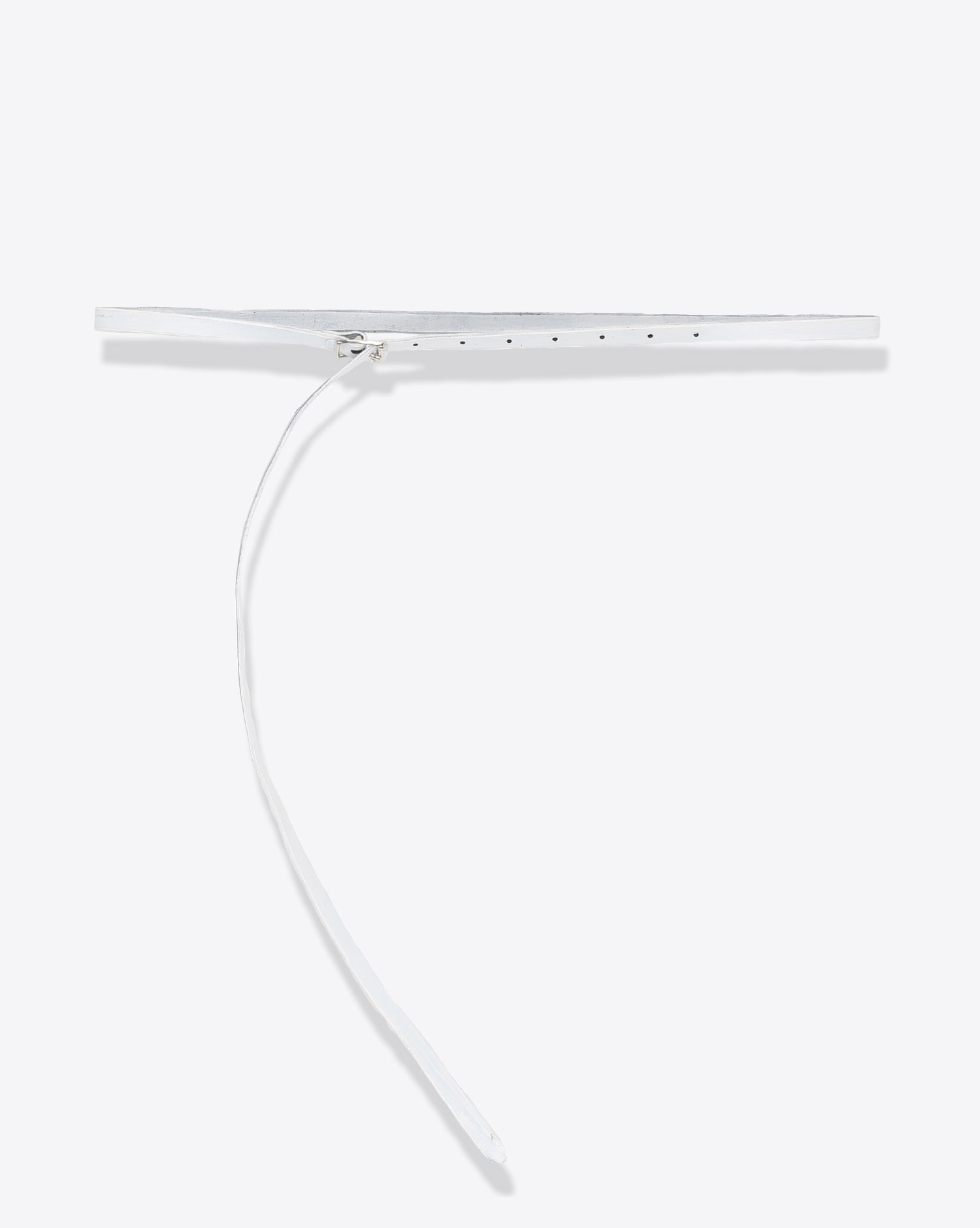 Ceinture fine en cuir peinture blanche Skinny Painted Belt R13. Face.