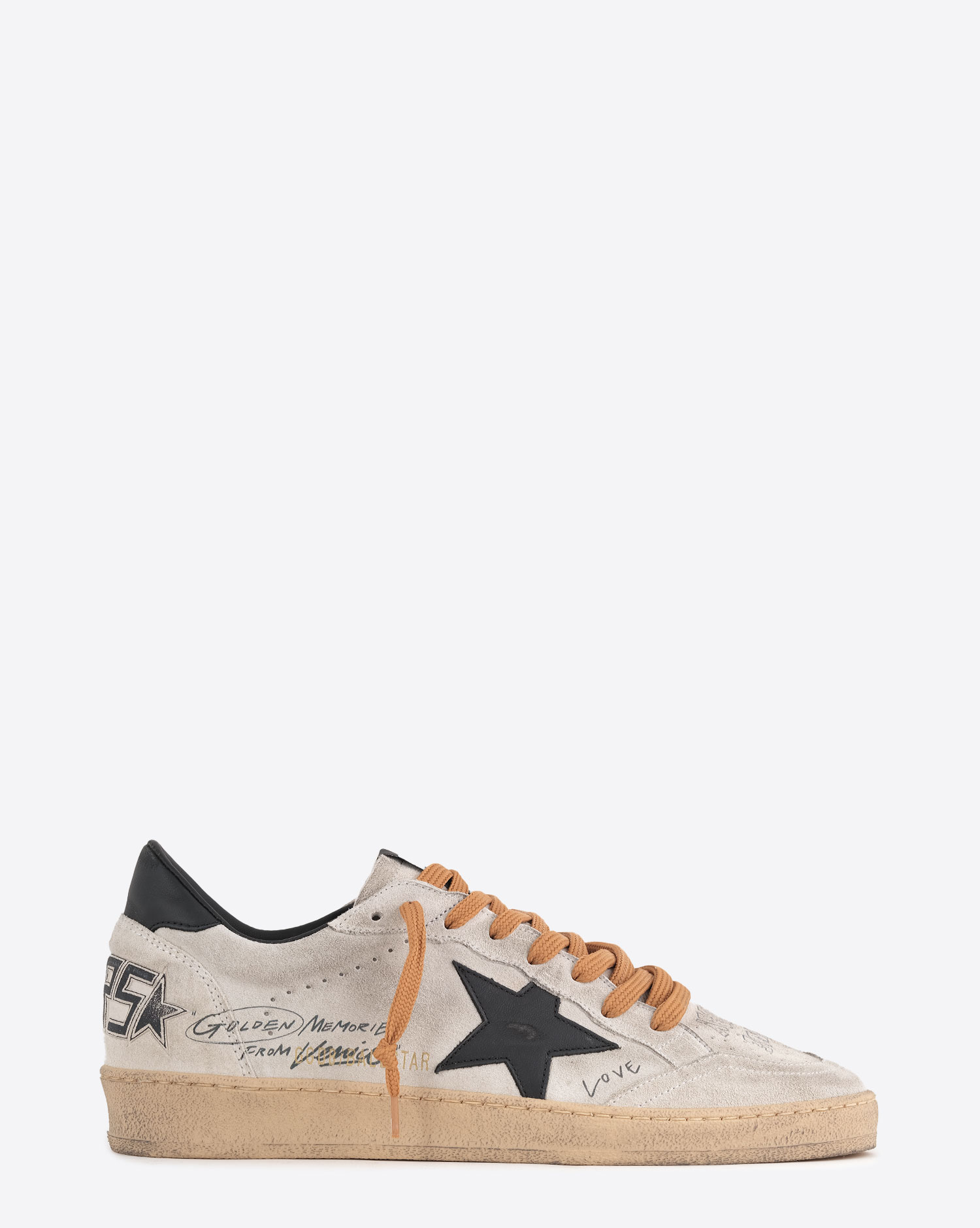 Produit Sneakers Ball Star Golden Goose pour homme en cuir gris avec graffitis et étoile noire. Vue profil. 
