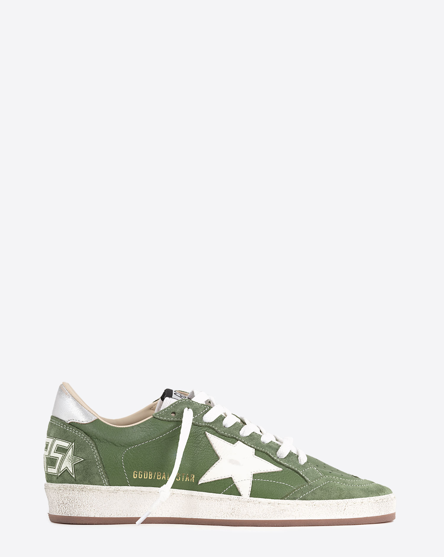 Produit Sneakers Ball Star Golden Goose pour homme en cuir vert et étoile blanche. Vue profil. 