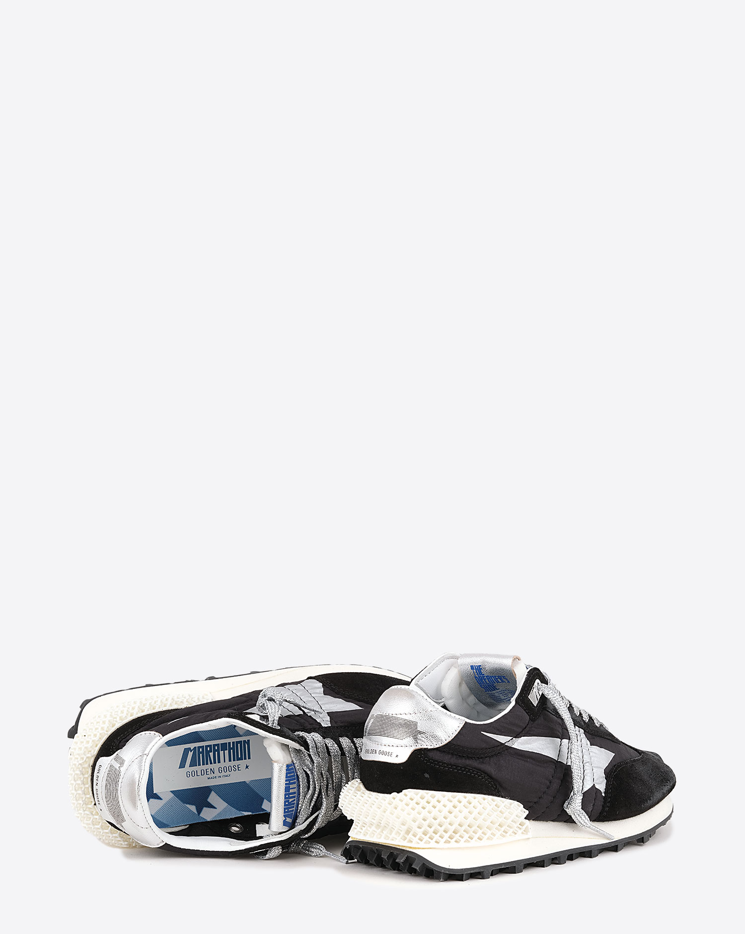 Sneakers basses Marathon Golden Goose Homme noires avec étoile argentée. 