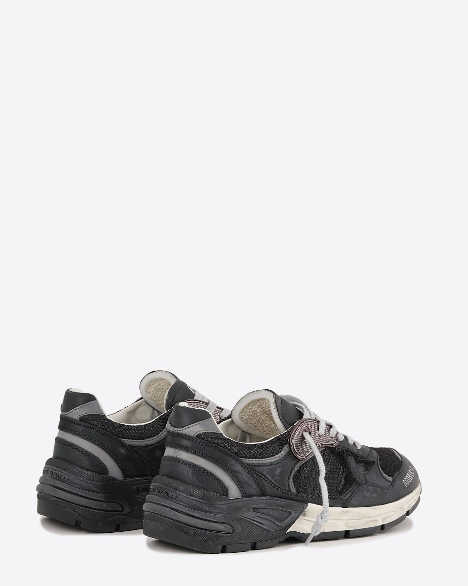 Sneakers Running Dad Golden Goose femme en résille et Nappa noir oeillet bronze. Arrière.