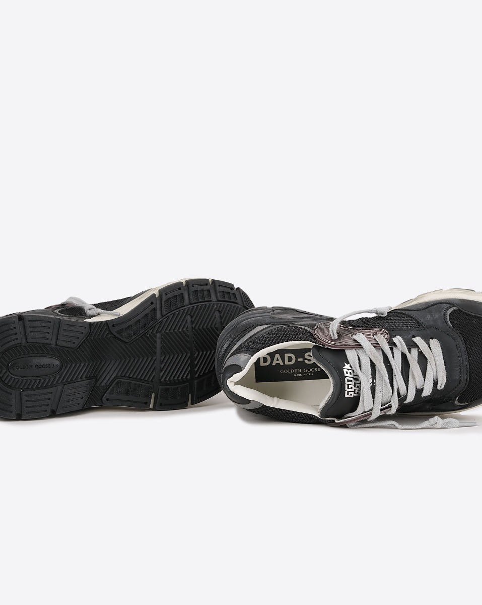 Sneakers Running Dad Golden Goose homme multi-matière noir. Détail sous la semelle.