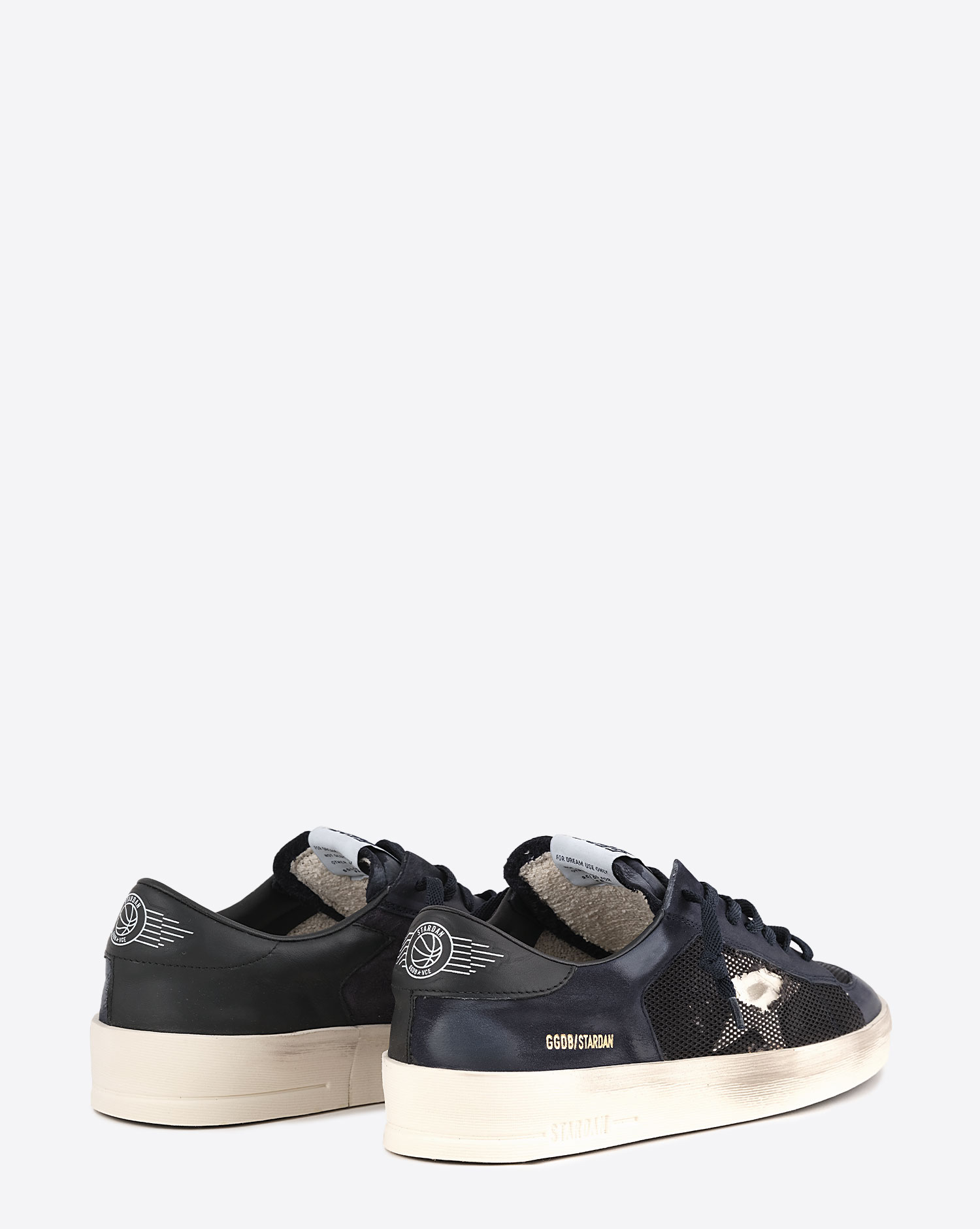 Sneakers Stardan Golden Goose en cuir Bleu Nuit et étoile blanche. Vue dos.