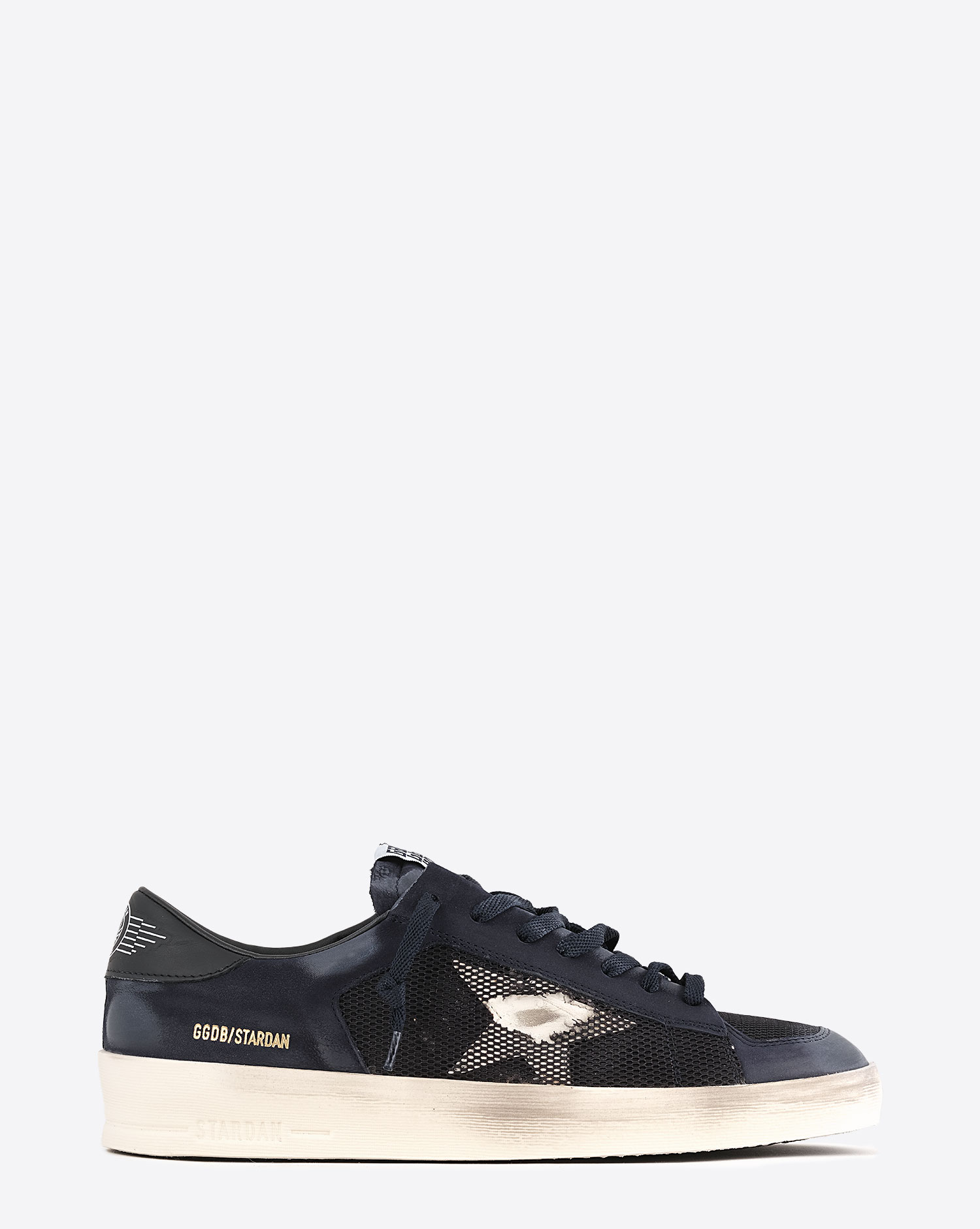 Sneakers Stardan Golden Goose en cuir Bleu Nuit et étoile blanche. Vue profil. 