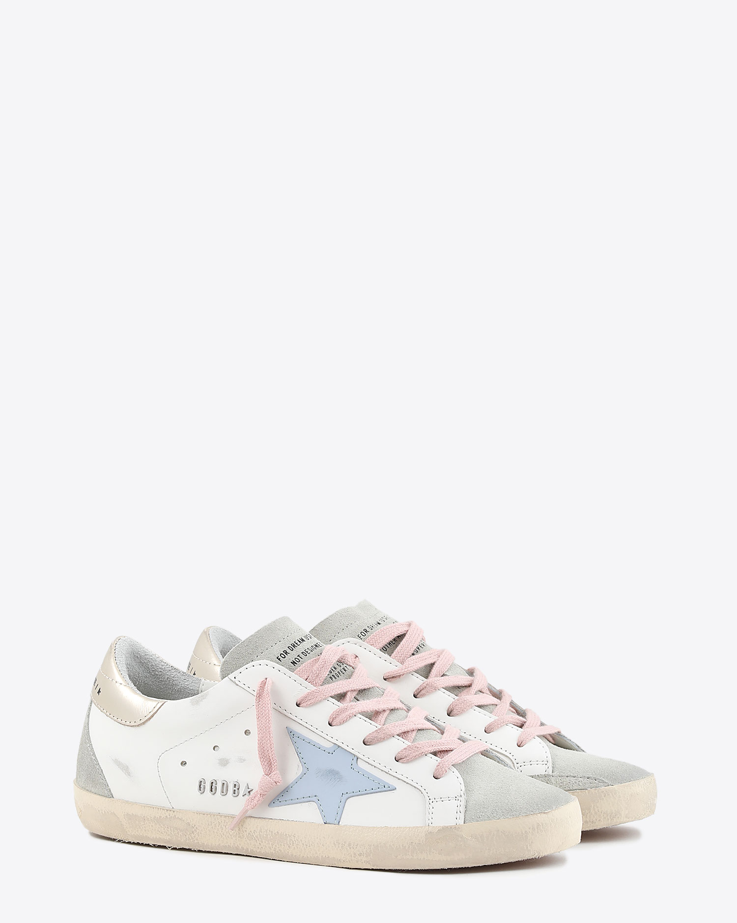 Sneakers Super-Star femme en cuir blanc étoile bleu ciel arrière talon en cuir doré lacets rose Golden Goose. 