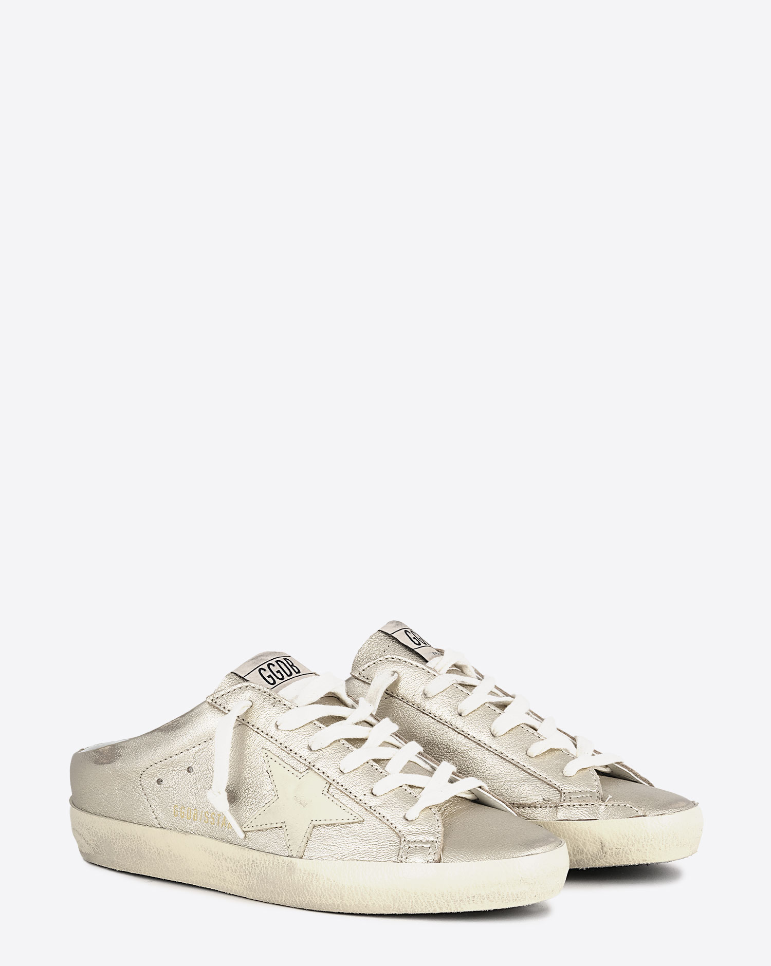 Produit Sneakers Sabot Superstar Golden Goose platinium. Vue face. 