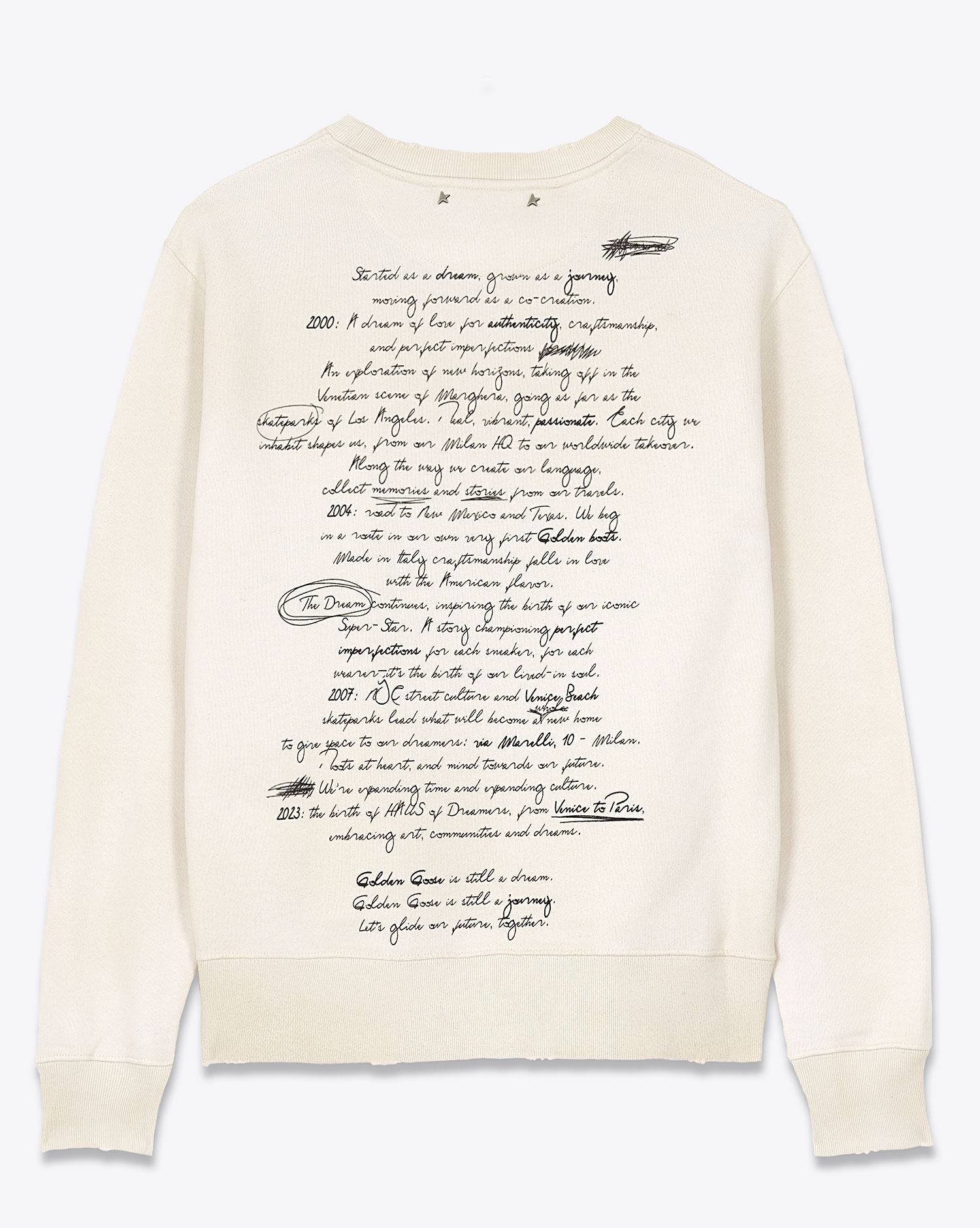Produit Sweat-shirt col rond manches longues coton Bio molletonné écru texte dans le dos écriture noire Golden Goose. Dos.  