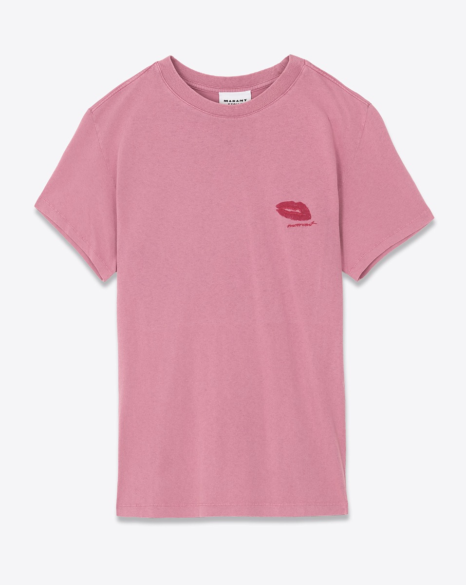 T-shirt Zewel Wild Bisous Isabel Marant Étoile en coton rose, bouche rouge Marant brodée sur la poitrine. Vue de face.