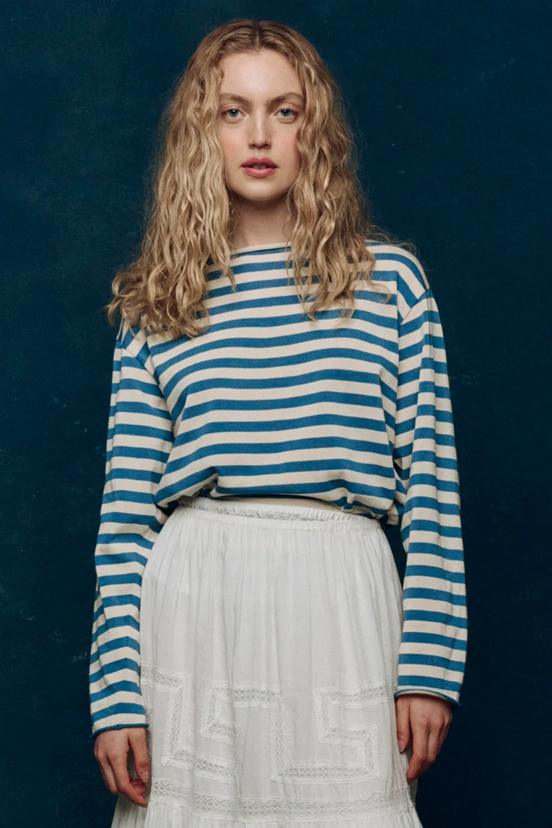 Marini&egrave;re Sailor The Great en coton ray&eacute; bleu et cr&egrave;me, port&eacute;e de face.