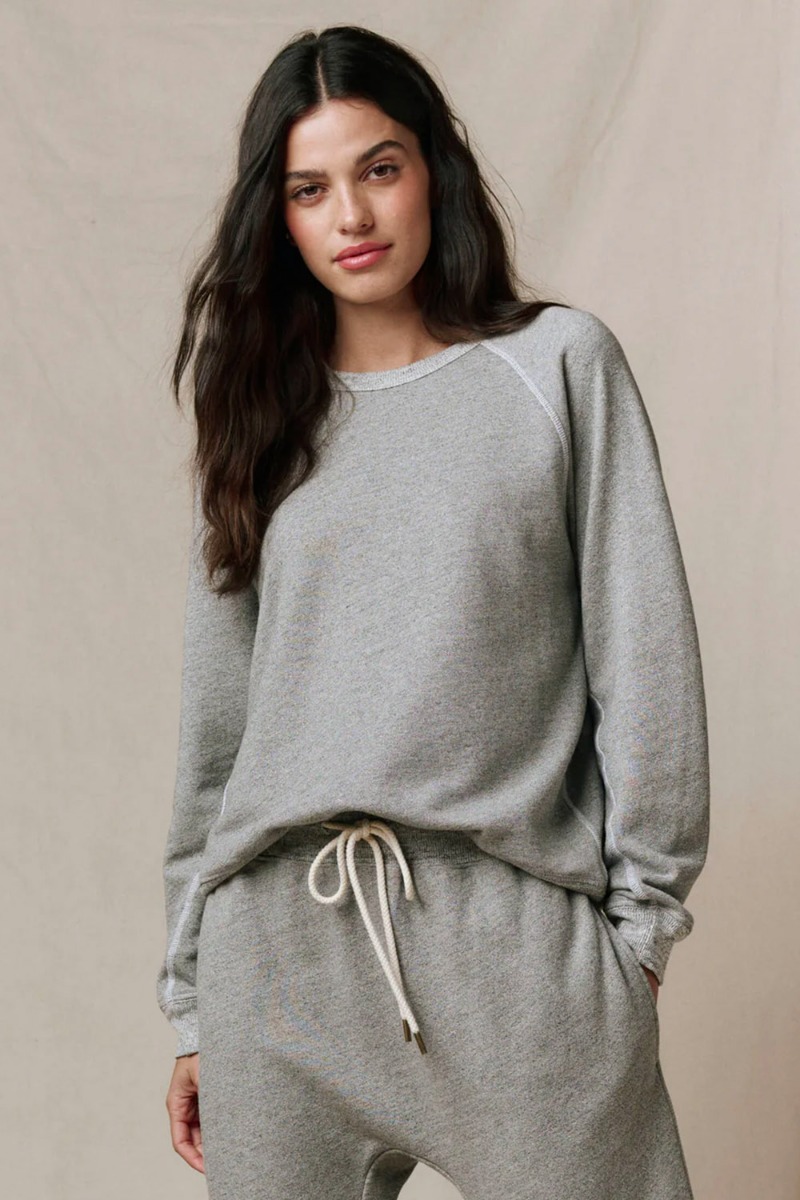 Sweat-shirt Rookie The Great en molleton fran&ccedil;ais gris chin&eacute;, port&eacute; de face.