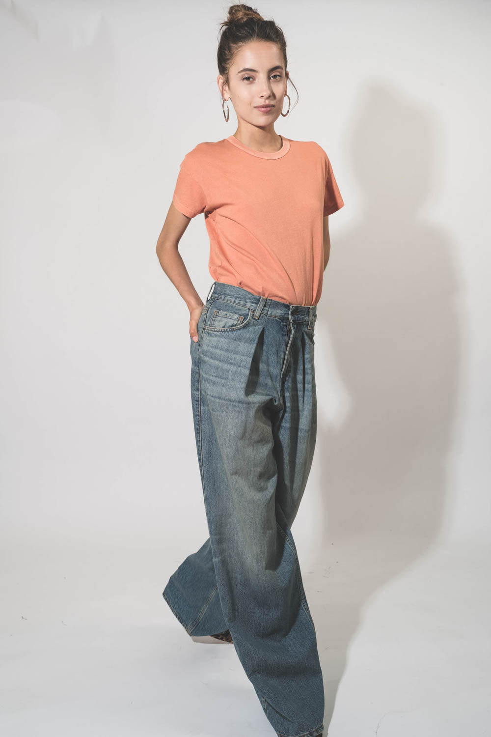 Tee-shirt manches courtes en coton orange Boxy Crew The Great. Port&eacute;.