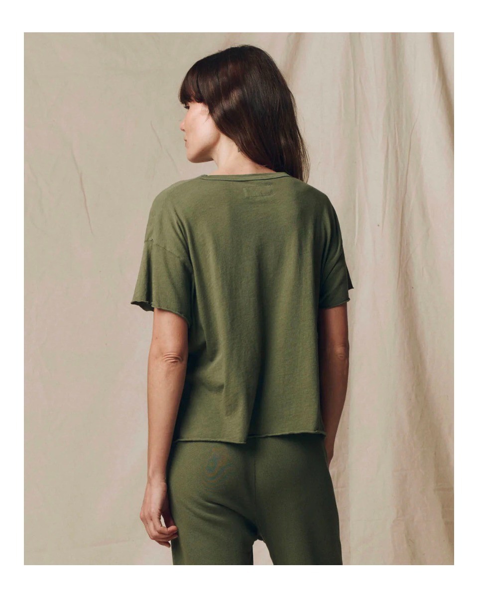 T-Shirt court manches courtes en jersey de coton kaki Army Heritage The Great. Porté de dos.