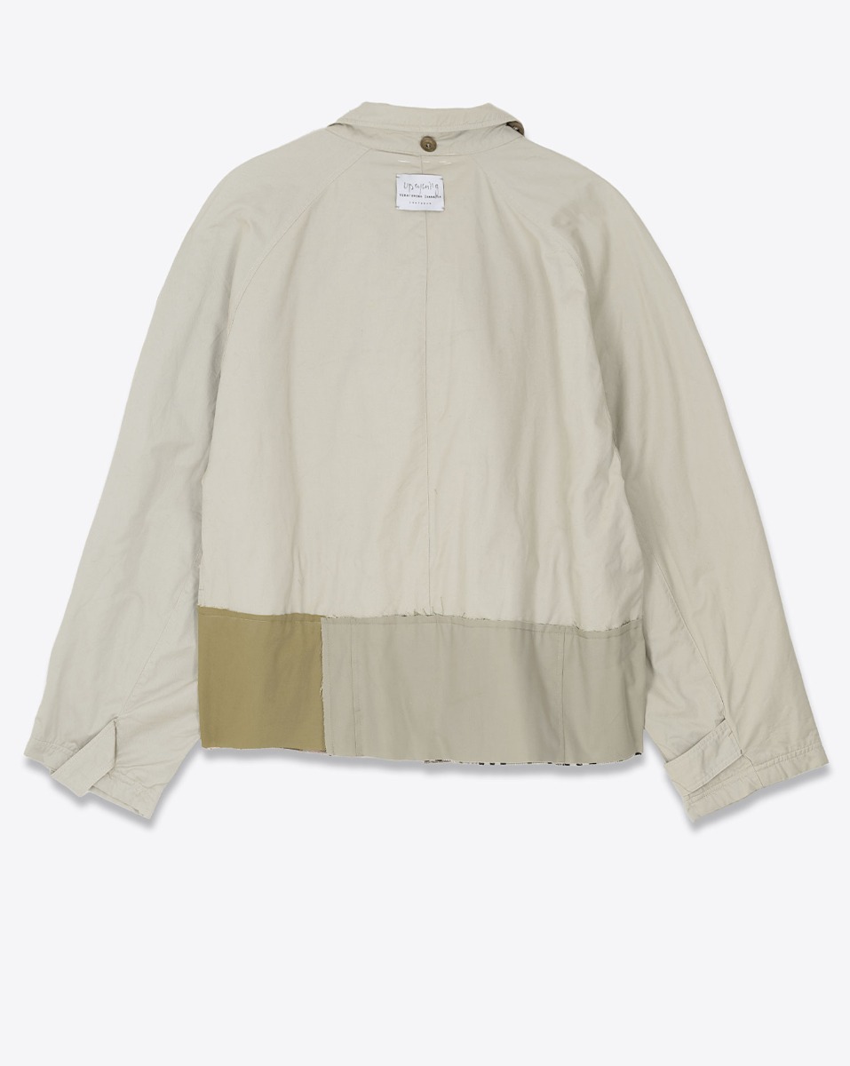 Veste Oligos ton sur ton upcyclée, coupe courte signée Yekaterina Ivankova. Vue de dos.