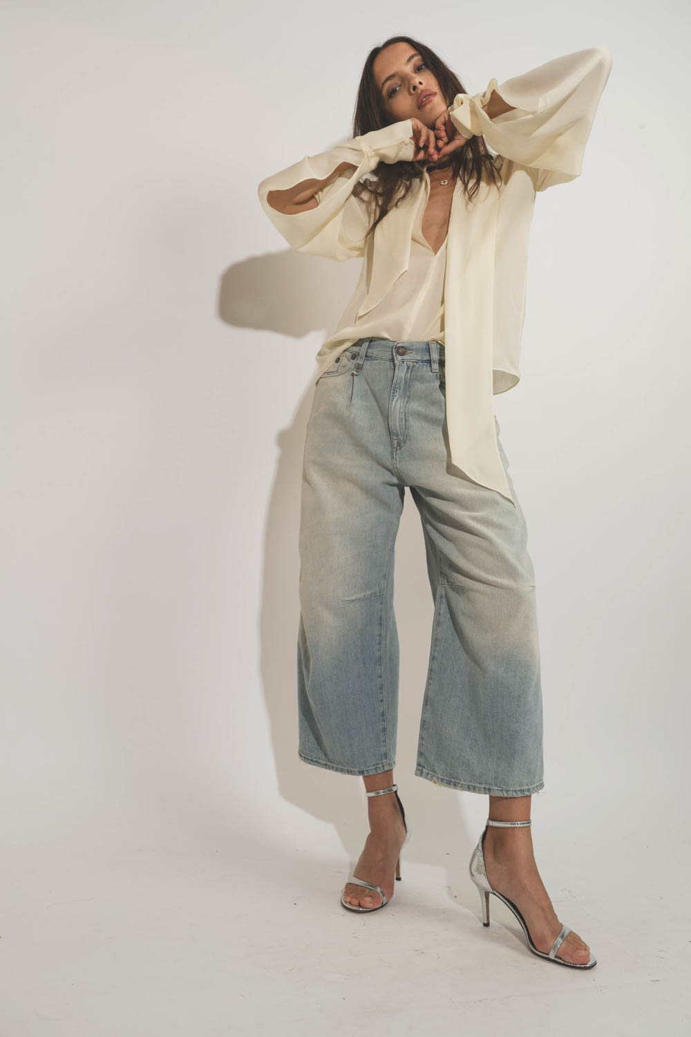 Chemise manches longues en voile de soie jaune Le Petit Café Vautrait. Ouvertures manches.