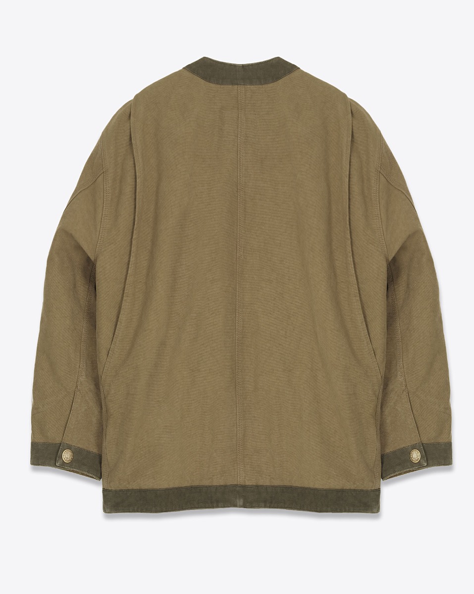 Veste oversize matelassée Cord Trimmed Chore Jacket R13 en toile de coton marron bordée de velours côtelé kaki. Vue de dos.