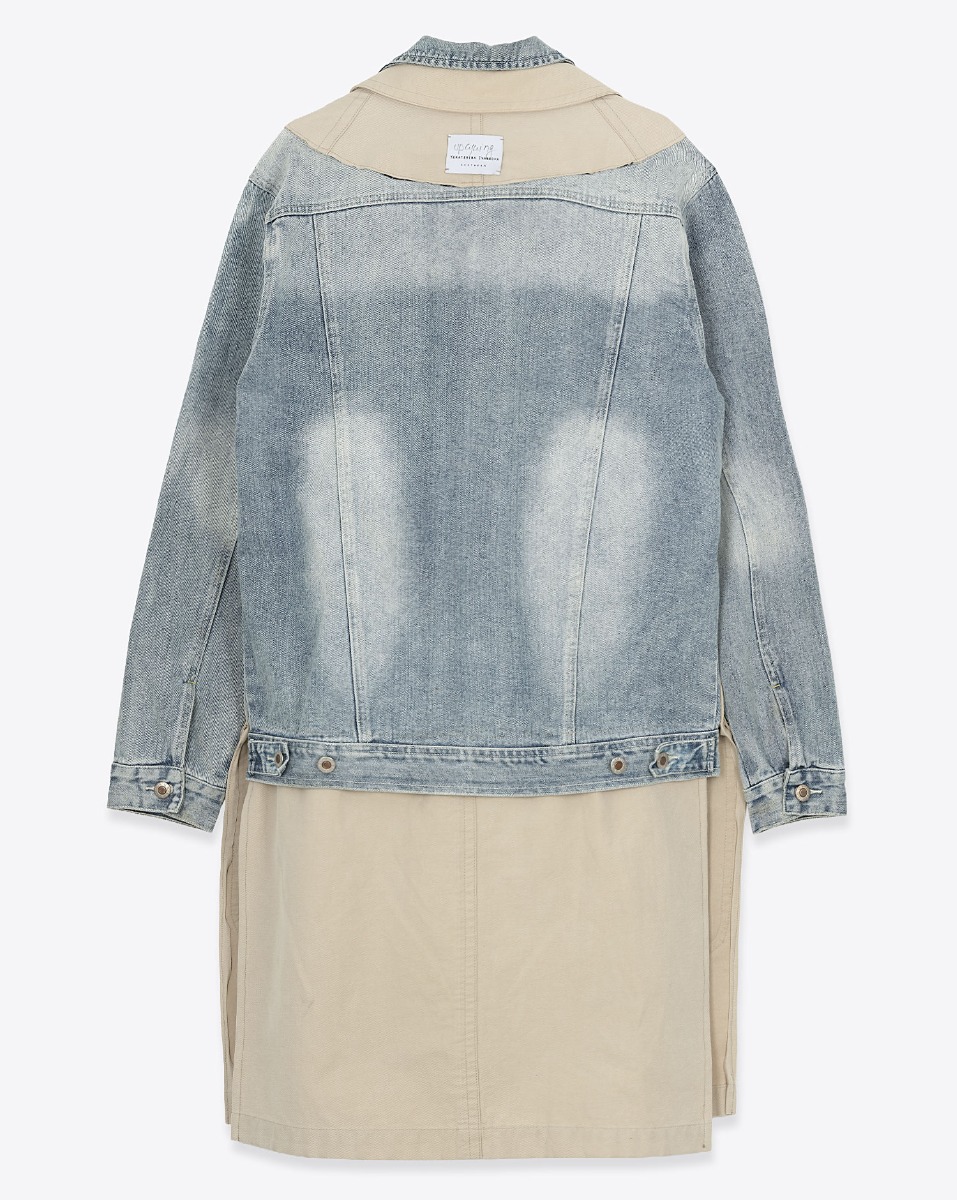 Trench Upclycling Ykaterina Ivankova en denim et toile beige. Vue de dos.