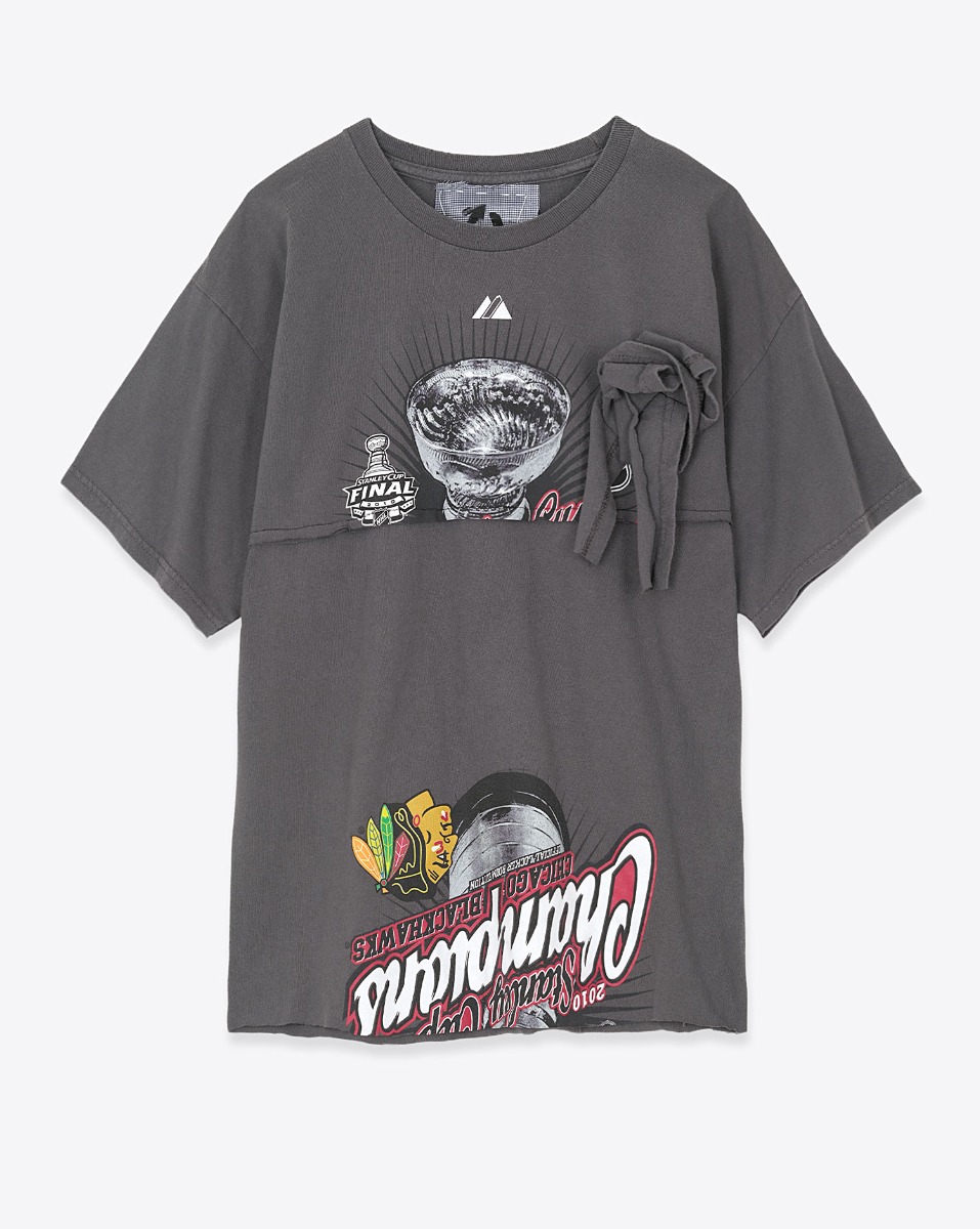 Tee-shirt manches courtes Upcycling customis&eacute; par Yekaterina Yvankova. Pi&egrave;ce unique. Vue de face.