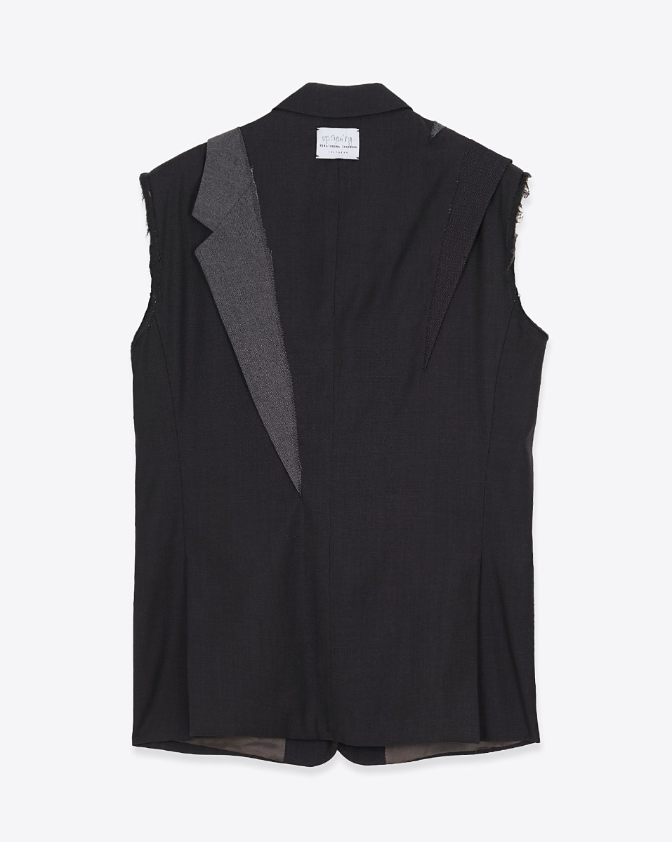 Veste sans manches customis&eacute;e Yekaterina Ivankova Upcycling. Vue de dos.