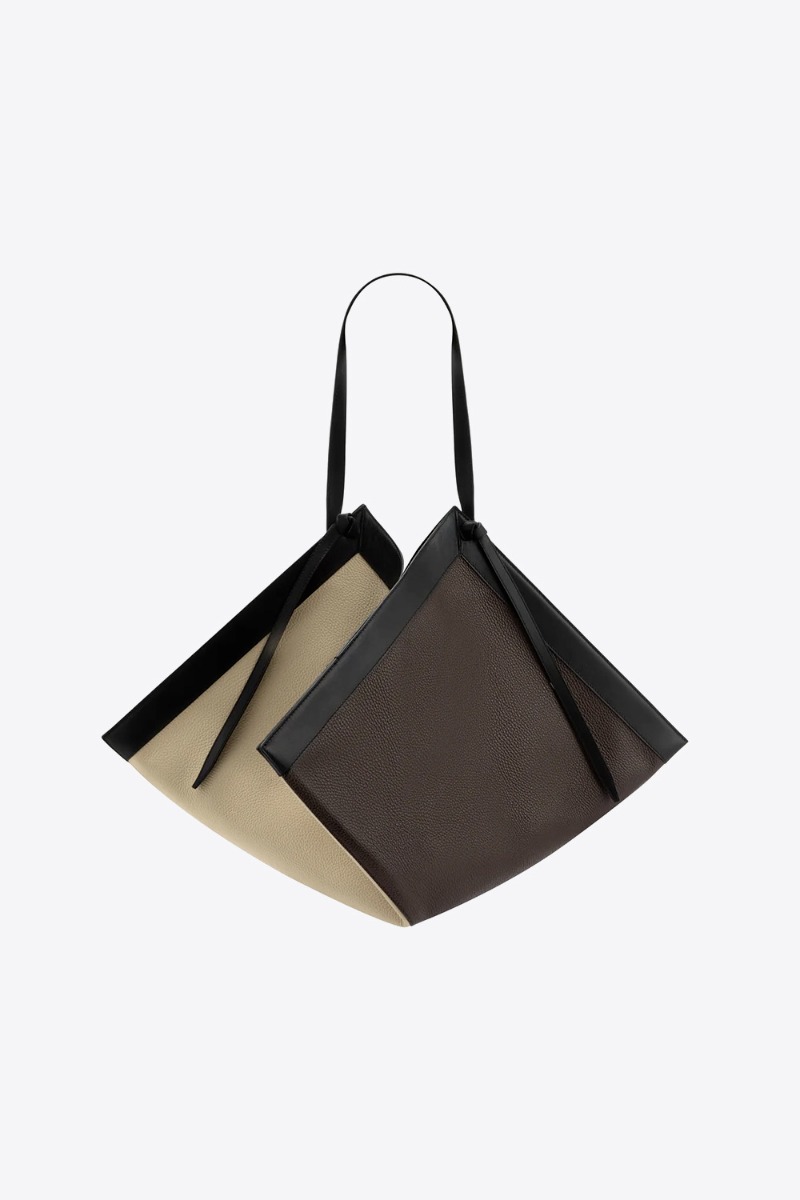 Sac cabas Wonton large Yuzefi en cuir grain&eacute; multi-couleurs Coffee (marron, &eacute;cru, noir, cognac). Vue de face.
