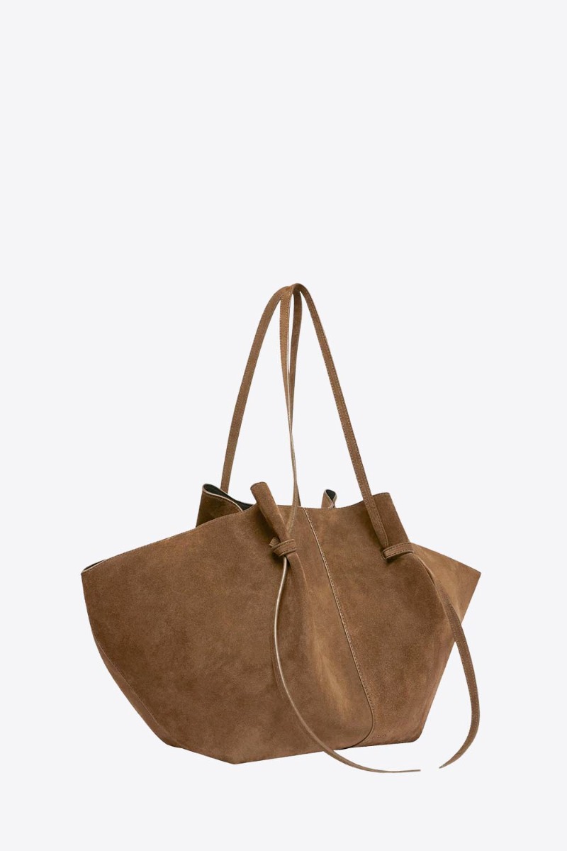 Sac Mochi large Yuzefi cuir su&eacute;d&eacute; Cognac, vue de profil.