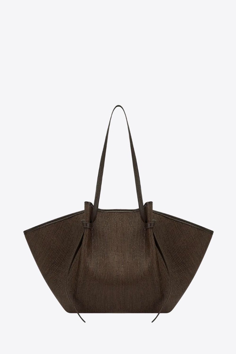 Sac cabas Mochi large Yuzefi en raffia Fudge marron fonc&eacute;, vue de face.