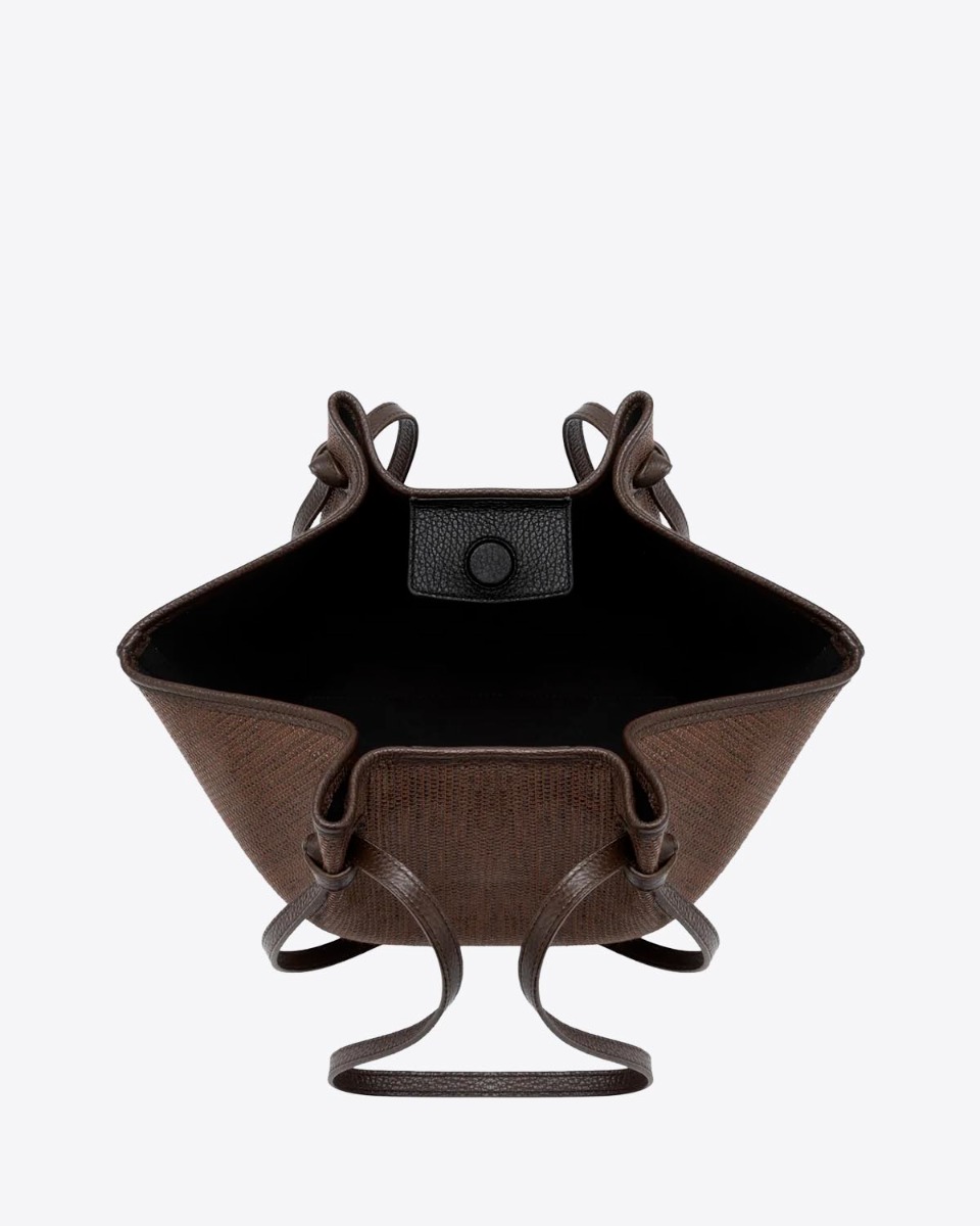 Sac Mochi Yuzefi en raffia Fudge (marron), d&eacute;tail de l'int&eacute;rieur.