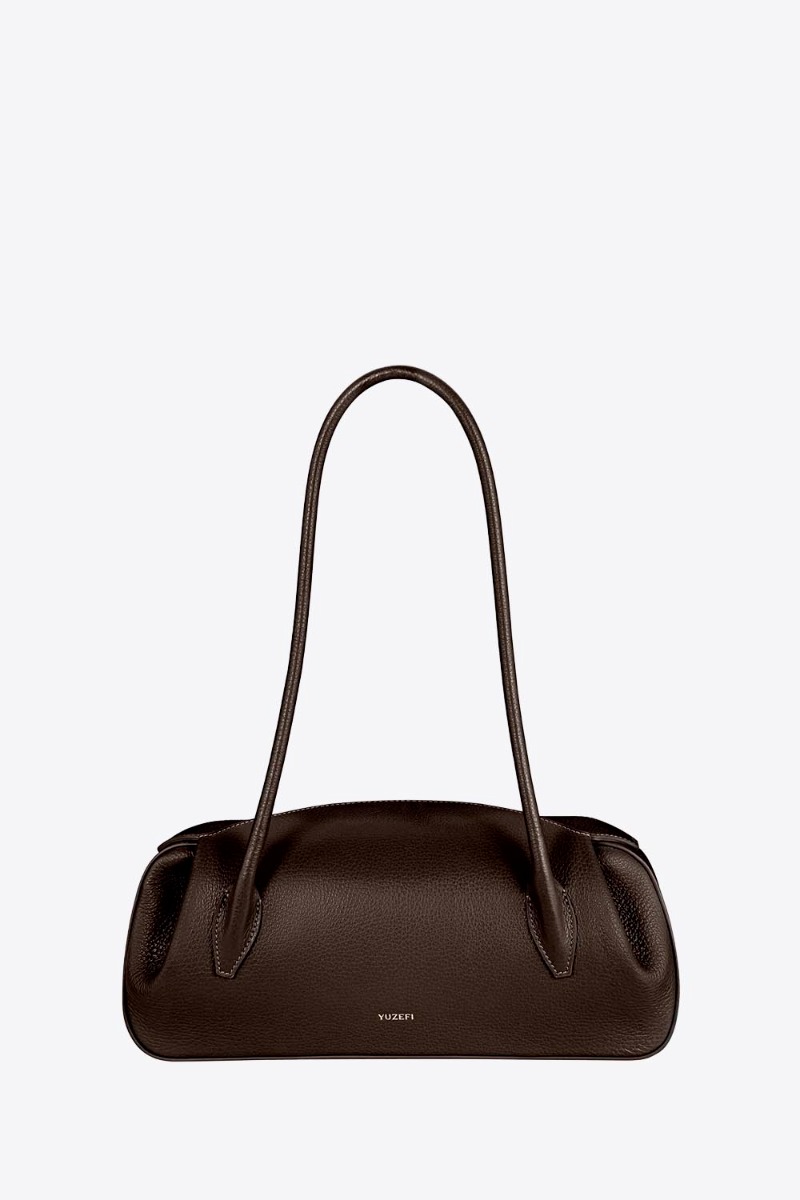 Sac baguette Oyster Yuzefi en cuir grain&eacute; Nespresso marron tr&egrave;s fonc&eacute;, vue de face.