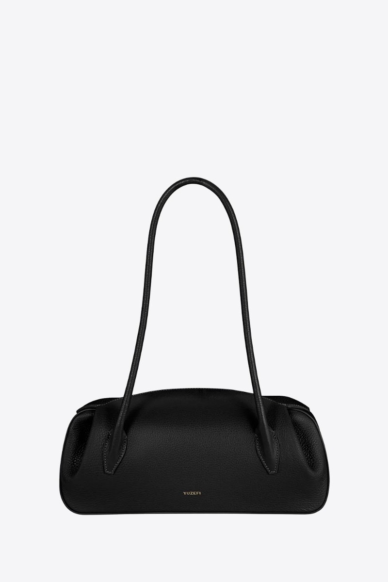 Sac baguette Oyster Yuzefi en cuir grain&eacute; noir, vue de face.